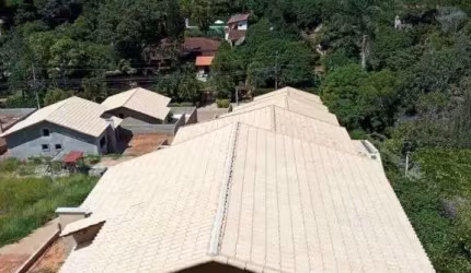 Casa em Condomínio de Luxo em Paty do Alferes-RJ - 2 quartos, 1 suíte, 1 sala, 2 banheiros, 1 vaga de garagem, 223,22 m2 de área.