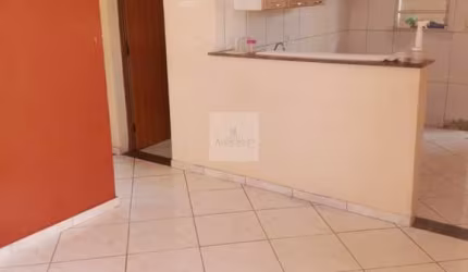 Imperdível: Casa à venda em Esmeraldas-MG, 2 quartos, 1 sala, 1 banheiro, 2 vagas de garagem!