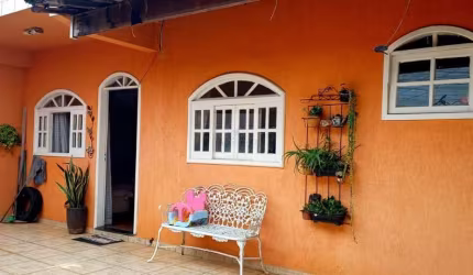 Casa à venda em Contagem-MG, bairro Carajás: 3 quartos, 3 suítes, 1 sala, 2 banheiros, 2 vagas de garagem - 140,00 m².
