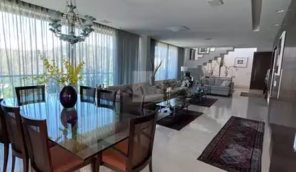 Imperdível cobertura de alto padrão no Vale dos Cristais em Nova Lima-MG: 3 quartos, 3 suítes, 3 salas, 5 banheiros, 3 vagas, 380m²!