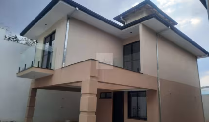 Casa em Condomínio de Luxo em Belo Horizonte-MG - 4 quartos, 1 suíte, 2 vagas de garagem!