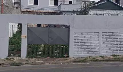 Casa à Venda em Vila Bartira, Itaquaquecetuba - R$ 450.000