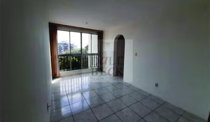 Apartamento para aluguel possui 62 metros quadrados com 2 quartos em Cristal - Porto Alegre - RS
