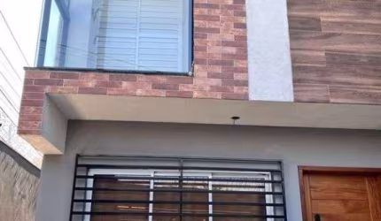 Sobrado tríplex para venda de 202 m²