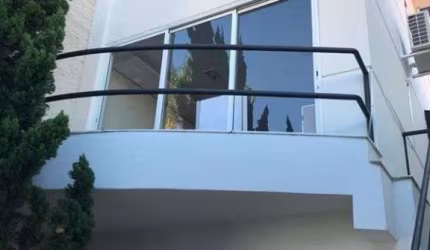 Imóvel comercial ou residencial de 350m² à venda 1.650.000,00 na Água Rasa. Ideal para escolas de idiomas ou consultórios.