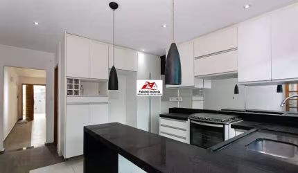 Sobrado Residencial/Comercial de 147m² com 3 dorm., 2 suites, terraço, quintal e 1 vaga por 7.800,00/mês, IPTU 380,00 - Tatuapé/SP