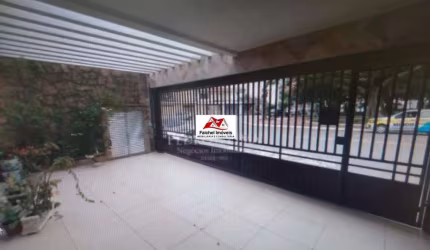 Casa de 241m² com 3 dormitórios, sendo 1 suite, 3 vagas, por 5.000,00/mês mais IPTU próximo a todo comércio da V. Formosa/SP