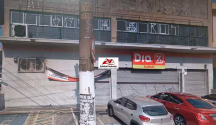 Excelente Galpão de 560m², antigo Supermercado Dia. Melhor cruzamento da Itinguçu na Vila Ré/SP.