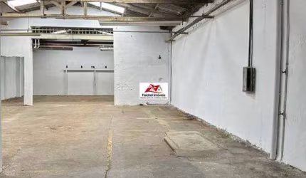 Galpão 380m2 (dois pavimentos de 300m2 no térreo e primeiro andar 80m2), escritório, 5 banheiros, energia trifásica. V. Antonieta/SP