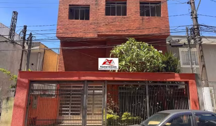 Sobrado residencial/comercial de 230m² com 3 dorm., 1 vaga, quintal, terraço, 2 banheiros a 100m do metro Carrão por 5.500,00/mês - Tatuapé/SP