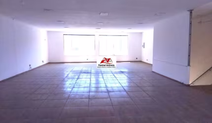 Ótimo Salão EM FRENTE DO METRÔ CARRÃO no 2º piso de 180m² com 3 banheiros, lavanderia e cozinha, por 5.990,00/mês - Tatuapé/SP