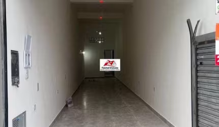 Salão de 75m² térreo e banheiro, com área nos fundos, porta automática, elétrica, pintura e piso novos por 3.000,00/mês - V. Antonieta/SP