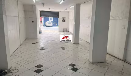 Salão de 120m² no térreo com galpão nos fundos e banheiro por 2.800,00/mês - V. Antonieta/SP