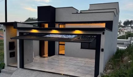 Imperdível oportunidade! Casa à venda em Bragança Paulista-SP, no Condomínio Villa Verde Bragança: 3 quartos, 1 suíte, 2 salas, 2 vagas de garagem, 129m².