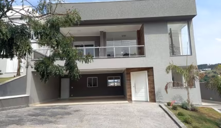 Casa de Luxo no Condomínio Vale das Águas: 4 quartos, 4 suítes, 2 salas, 2 vagas, 240m² em Bragança Paulista-SP. Venha conferir!