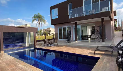 Imperdível oportunidade: Casa de luxo em condomínio Campos do Conde em Bragança Paulista-SP, 4 quartos, 4 suítes, 2 salas, 2 banheiros, 2 vagas, 314m²