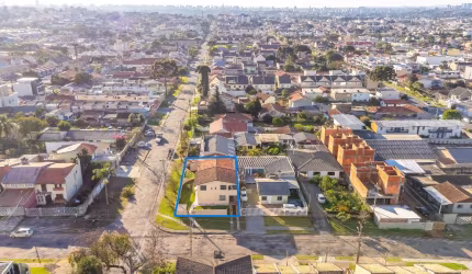 CASA MAIS SOBRADO DE ESQUINA NO BOQUEIRÃO 262,46 m² TOTALMENTE AVERBADOS  A 1.000 METROS DA VILA HAUER