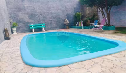Linda Casa com Piscina