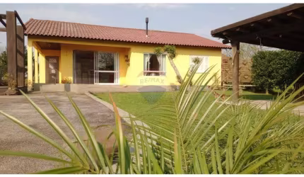 Exclusiva Casa em Condomínio com Piscina em Viamão - Não perca