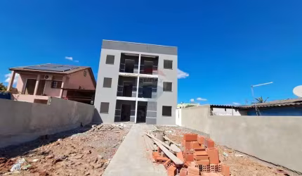 'Apartamento Moderno em Alvorada: 2 Quartos, Sacada'