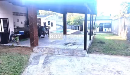 Vende-se casa con terreno de sitio no bairro São L