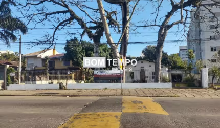 Terreno 4.720m² sendo 20m x 236m.