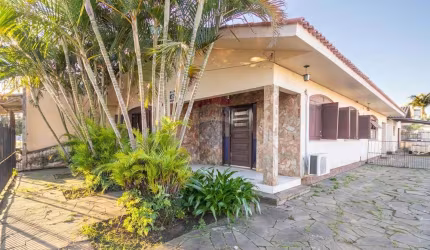 Casa de esquina com 3 dormitórios à venda por R$ 530.000 na Vila Princesa Izabel em Cachoeirinha/RS