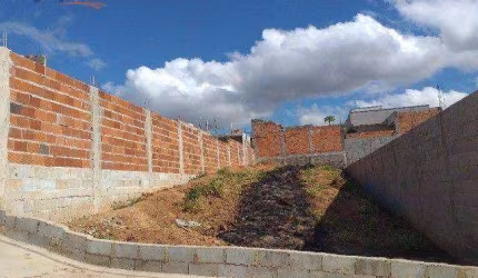 Terreno à venda no Recanto dos Eucaliptos - São José dos Campos/SP com 175 m²