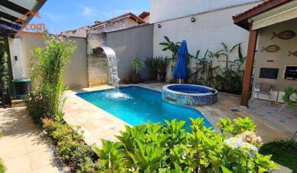 Sobrado à venda no Jardim Apolo II com 302m²