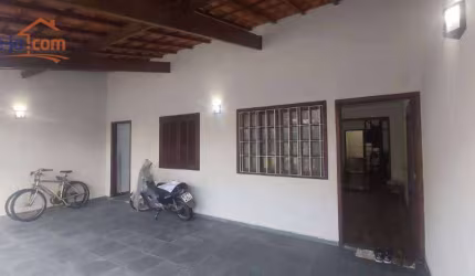 Casa com 3 dormitórios à venda na Vila Machado - Jacareí/SP com 120 m²