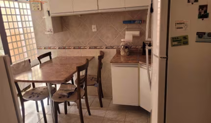Casa com 4 dormitórios à venda, 137 m² por R$ 650.000,00 - Bosque dos Eucaliptos - São José dos Campos/SP