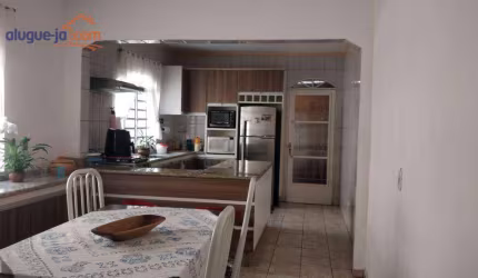Sobrado com 3 quartos à venda, 210 m² - Parque Residencial Flamboyant - São José dos Campos/SP