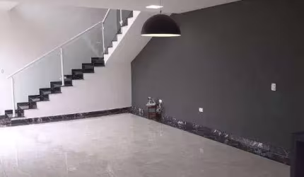 Sobrado à venda no Jardim Jacinto - Jacareí/SP com 247 m²