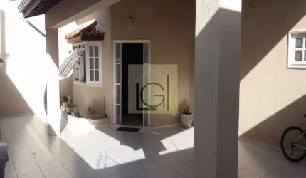 Imperdível: Casa à venda em Itu-SP, Jardim Oliveira, 3 quartos, 1 suíte, 3 salas, 3 vagas, 190,40 m² de área.