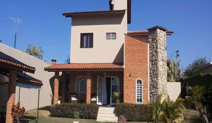 Casa com 4 quartos à venda no Centro, Vinhedo  por R$ 1.680.000