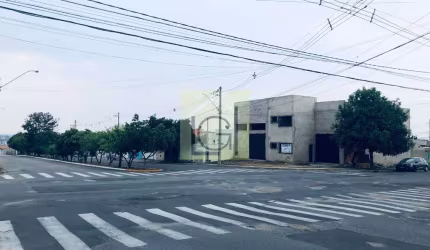 Aluguel de barracão comercial de alto padrão em Salto-SP, bairro Jardim Santa Marta: 2 salas, 3 banheiros, 154m².