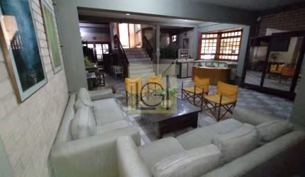 Hotel / Pousada no coração de Salto-SP: 8 quartos, 8 suítes, 2 salas, 9 banheiros e 481m² de área no bairro Salto de São José.