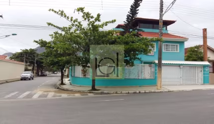 Casa com 5 quartos à venda no Centro, Peruíbe , 400 m2 por R$ 1.060.000