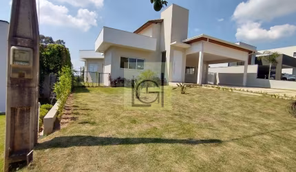 Luxuosa casa em condomínio à venda em Salto-SP, bairro Itapecerica: 3 quartos, 3 suítes, 1 sala, 4 banheiros, 6 vagas de garagem, 300m².