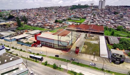 Imóvel Comercial disponível para venda ou locação: Galpão com 10 Salas, 9 Banheiros e 40 Vagas no Parque Oratório, Santo André-SP