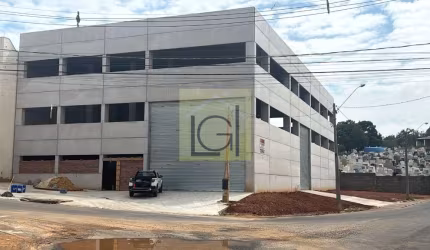 Galpão industrial para locação no Distrito Industrial dos Bandeirantes em Salto-SP: 940m² e 3 banheiros!