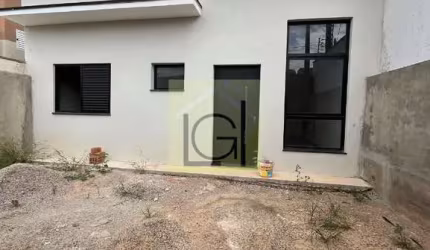 Imperdível: Casa à venda em Itu-SP, Jardim Santa Rosa - 2 quartos, 1 suíte, 75,65 m², 2 vagas de garagem!