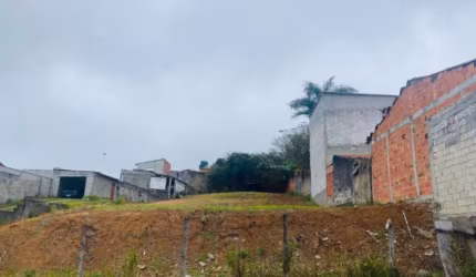 Terreno à venda em Mogi das Cruzes-SP, Vila São Sebastião  300m² de área! Por R$: 198 mil e ainda estuda permuta por carro.