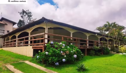 Chácara de luxo em Taiaçupeba, Mogi das Cruzes-SP: 6 quartos, 3 suítes, 2 salas, 6 banheiros, 10 vagas de garagem, 300m² de área.