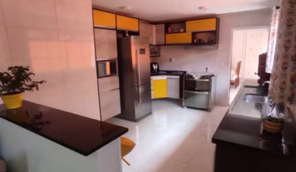Casa com área gourmet e fogão a lenha para Venda