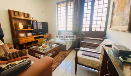 Casa à venda em Mogi das Cruzes-SP, bairro Jardim Esperança! 2 quartos, 1 suíte, 2 banheiros, 1 vaga de garagem. Por R$: 350 mil.