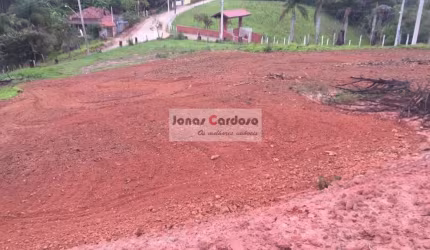 Terreno à venda com 2000m² no Jardim Vieira em Mogi das Cruzes, ideal para chácara ou plantações. Próximo à rodovia, aceita carro na negociação!