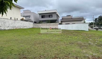 Excelentes terrenos de esquina a venda com leve declive no Condomínio Bella, Fazenda Rodeios em Mogi das Cruzes. Com lazer completo!