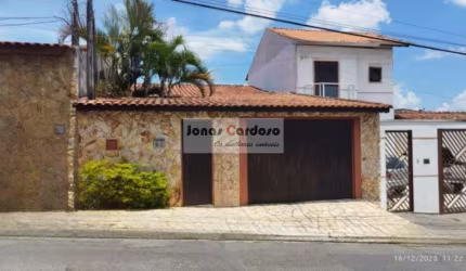Casa térrea à venda no Vila Paulista em Mogi das Cruzes com 2 quartos, 125m² de construção, por R$430.000. Charme, conforto e ótima localização!