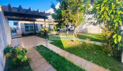 Casa à venda na Vila Oliveira, Mogi das Cruzes. Com 4 quartos, amplo quintal com pomares, edícula. Excelente localização!